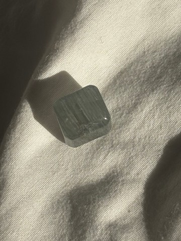 順髪 灰兔毛方塊 水晶原礦 擺設 原石 crystal 手握 手把玩 水