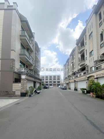 在地東峰建設|輕屋齡優質車墅|稀有釋出｜高雄市大寮區林厝路