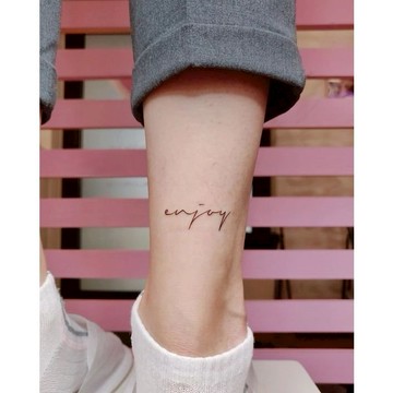 「享受人生」enjoy 微刺青 輕紋身  IG 打卡 超美 性感 抖音同款 網紅 紋身貼 文字 草寫  紋身貼紙