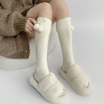 夜間教習室洛麗塔襪子女秋冬款可愛毛球小腿襪加厚中筒襪白色長襪