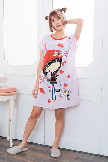 Young Curves 短袖連身睡衣(C01-100714紅帽女孩與狗)