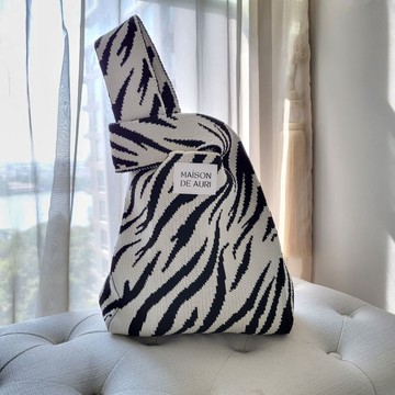 【Maison De Auri】Classic 中提包/ 厚針織/ Zebra 斑馬