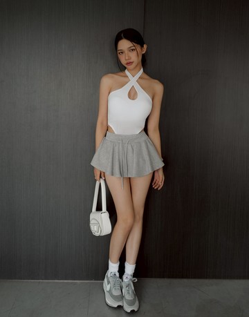 吸引所有目光；繞脖美背BraTop連體衣 三色