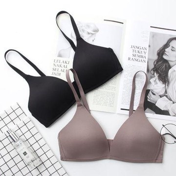 法式光面基礎款舒適無痕超薄款無鋼圈大胸顯小文胸三角杯輕薄內衣