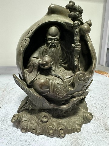 祥獅黃銅壽星重1.75公斤，高18，長13，寬10僅此一件不