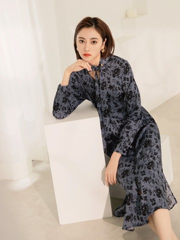 花卉印花v領收腰長洋裝(附綁帶)