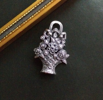 Vintage Jewelry  銀色調  精緻小巧 花籃  別針  胸針