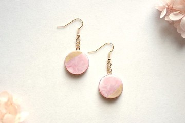 樹脂藝術 圓形耳環・啄花小鳥