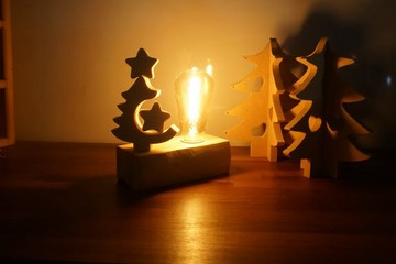 聖誕節限定~耶誕樹 鎢絲燈 (樹可旋轉方向 替換)