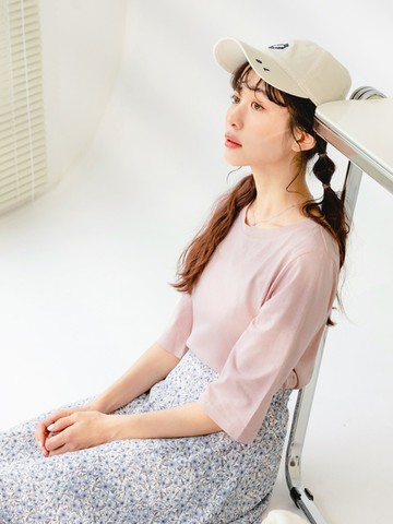 高含棉下襬小開衩純色五分袖上衣/T恤