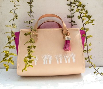 雪白森林植鞣革全真皮純手工托特包附木頭流蘇配飾