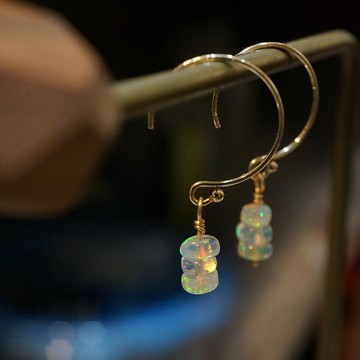 ITS-E136【14KGF耳勾耳環・天然寶石】歐泊耳勾耳環