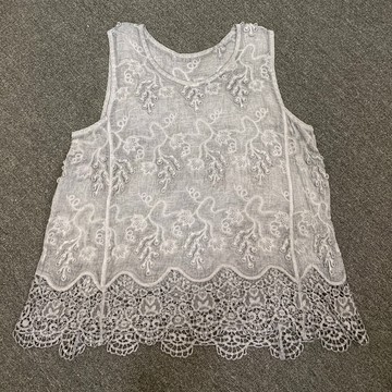 刺繡蕾絲罩衫背心（透膚疊穿）055240