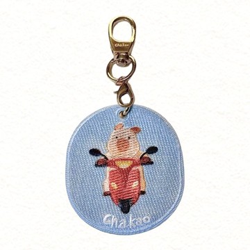 雙面刺繡吊飾-水豚騎機車