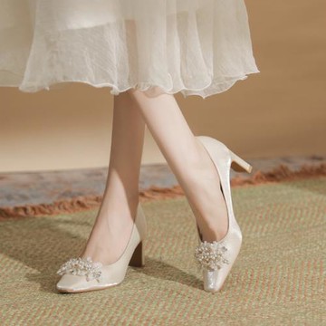 紅色婚鞋新娘鞋水晶高跟鞋女粗跟不累腳秀禾婚紗兩穿法式百搭單鞋