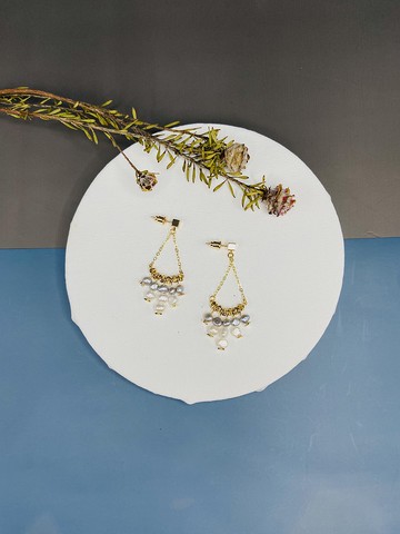 【母親節禮盒】天然灰白色不規則淡水珍珠純銀耳環耳夾