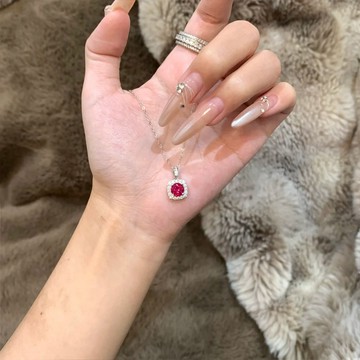 限時特賣🔥 [鈦鋼不掉色]紅鋯石方糖項鏈女輕奢小衆ins氣質高級感吊墜鎖骨鏈