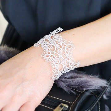 梭織蕾絲手鍊-皇家放大鏡灰