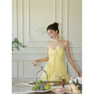 法式三亞海邊度假氣質多巴胺穿搭仙女裙黃色抹胸掛脖絕美連衣裙夏