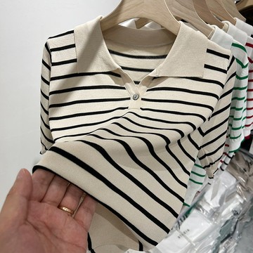 女裝 夏季 上衣女 上衣短袖 短袖女撞色翻領條紋冰絲短袖女夏季簡約Polo領上衣寬鬆T恤2