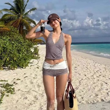 新款性感V領小胸聚攏遮肚泳裝分體兩件套時尚格子平角褲度假泳衣