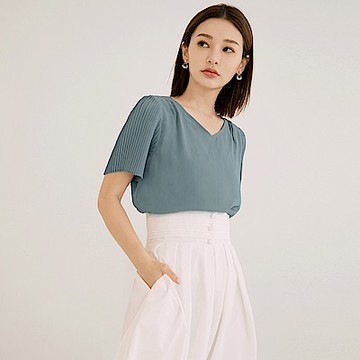 OB嚴選-小V臉．V領袖壓褶拼接上衣