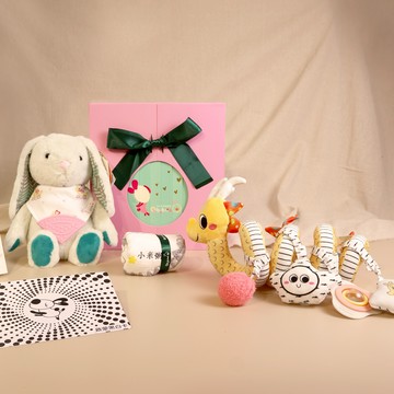 🎁客製刺繡【Qbibiya新生兒禮物】☆蛇年限定☆祝福系列-金蛇獻瑞-安撫娃娃+純綿紗布巾+圍兜(蛇年/新生禮/新生賀禮/嬰兒禮/滿月禮/彌月禮/生日禮)