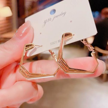 歐美時尚個性夸張金屬扭曲幾何方形耳圈女s925銀針氣質冷淡風耳環