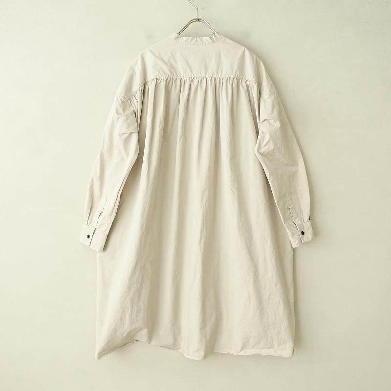 R&D.M.Co. オールドマンズテーラー　 ホワイト刺繍入りチュニック オールドマンズテーラー R&D.M.Co- *バンドカラーシャツ