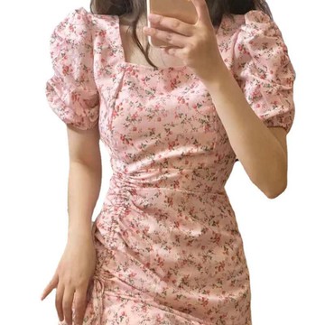 【束腰 短款 碎花裙】粉色連衣裙 胖mm 抽繩收腰 碎花連衣裙 包臀連衣裙 連身裙 收腰連身裙