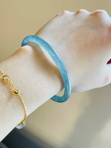 藍水翡翠//高冰底光感強、天然翡翠、內徑56.0、17.8圍