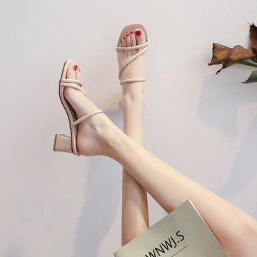 法式涼鞋女夏2025年新款百搭粗跟中跟網紅一字涼拖絕美女士半拖鞋