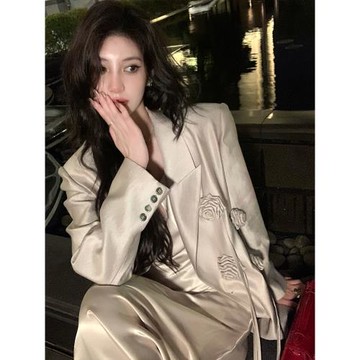 界相【灼華】高級感緞面西裝外套女2026春秋休閑寬松薄款西服上衣