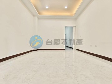 高雄茄萣市區臨15米路翻新店住騎樓透天｜高雄市茄萣區金鑾路