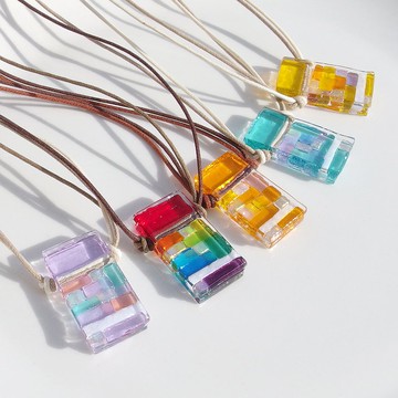 [彩虹] [選擇一種] 閃耀的香玻璃（薰 [極光]）香薰吊墜 [定做]