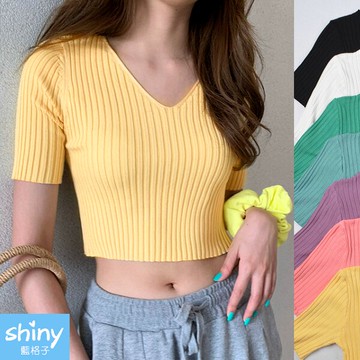 百搭春夏．純色V領坑條彈力針織短版上衣- shiny藍格子【V3131】