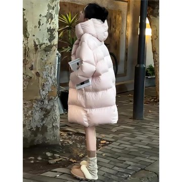 2025年冬季新品時尚慵懶連帽加厚保暖中長款白鴨絨羽絨服外套女潮