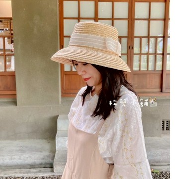 「拉兒小舖」台灣現貨-日韓款 法式復古 韓版  赫本風 綁帶草帽 日系風 麥梗 遮臉帽 燈罩式 大頭圍