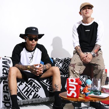 Masterape潮牌秋季純色重磅棉滾領打底印花寬松園領插肩七分袖T恤