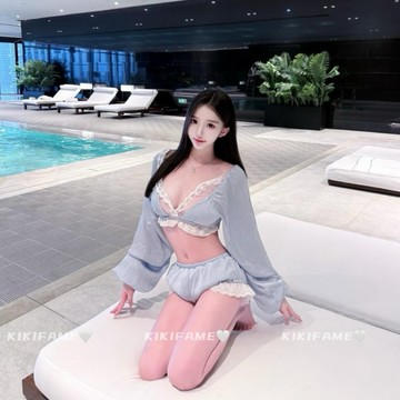 【𝐊𝐈𝐊𝐈𝐅𝐀𝐌𝐄】🐰𝐵𝑙𝑢𝑒.甜夢奶藍🎂🩵✨蕾絲花邊拼接條紋上衣 條紋短褲 渡假套裝 長袖上衣 兩件套 短版上衣 泳裝
