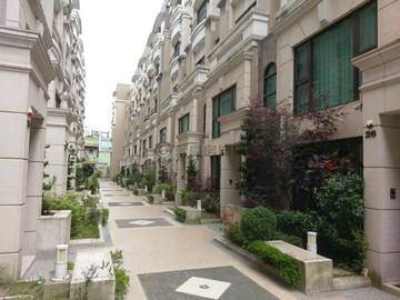 竹北國中旁百坪三車位電梯別墅｜新竹縣竹北市新民街