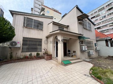 收藏品市中心美麗島稀有庭園型別墅｜高雄市新興區忠孝一路