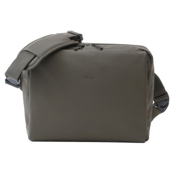 fulcro 耐水Explorer系列 簡約隨身包 fia-3013-OLV  橄欖綠  34 x 27 x 9cm