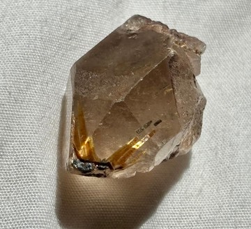 鈦晶 金髮晶 順髪 V型 彩虹 天然水晶 冰透 擺設 水晶原礦 原石