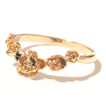 玫瑰戒指 (亦可作為尾戒)