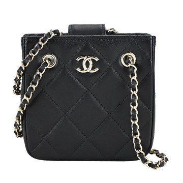 CHANEL經典雙C金屬菱紋小羊皮鏈帶水桶包（黑色） _廠商直送