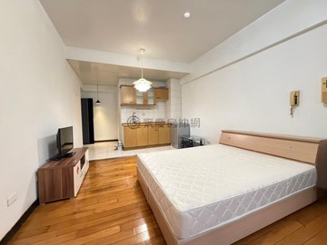 陽台套房生活便利|有垃圾集中管理員|近三民市場｜高雄市前金區中華三路