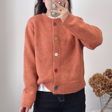溫柔色系彩扣針織毛衣122609C