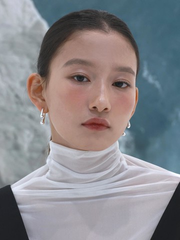 Asymmetric Gold Plated Silver Earring (04)