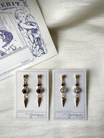 黃銅錐形琉璃耳環 耳夾